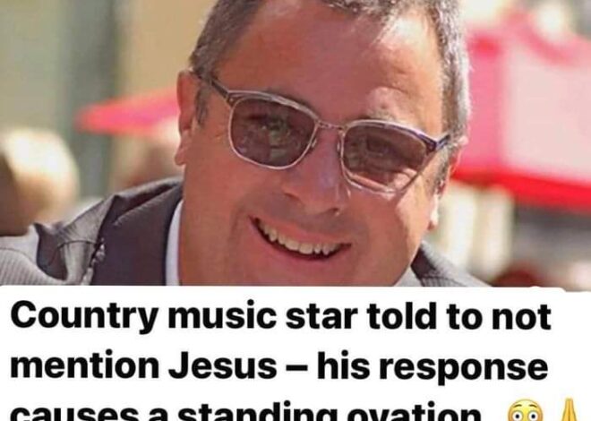 Country music star told to not mention Jesus – his response causes a standing ovation –